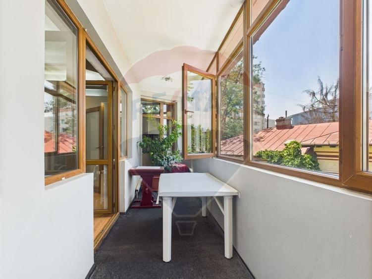 Inchiriere spatiu ideal pentru firma - 5 camere, zona Ferdinand - 12