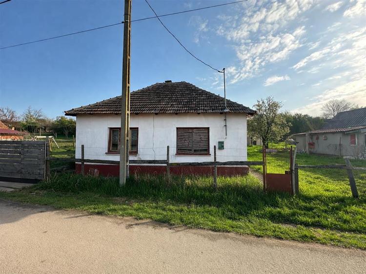 casa 3 camere + 450 mq de teren, Rosiori - 1