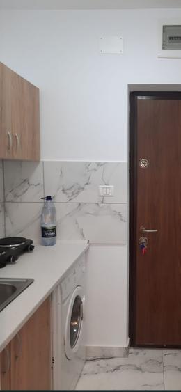 Camera cu baie- proprie- renovata- Tractorul  - 2