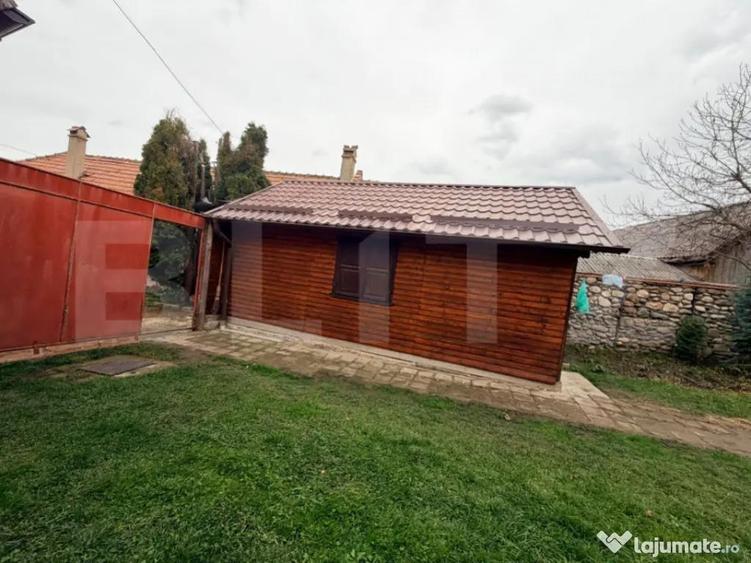 Casa de vanzare proprietate generoasa 2.285 m2 teren - 10