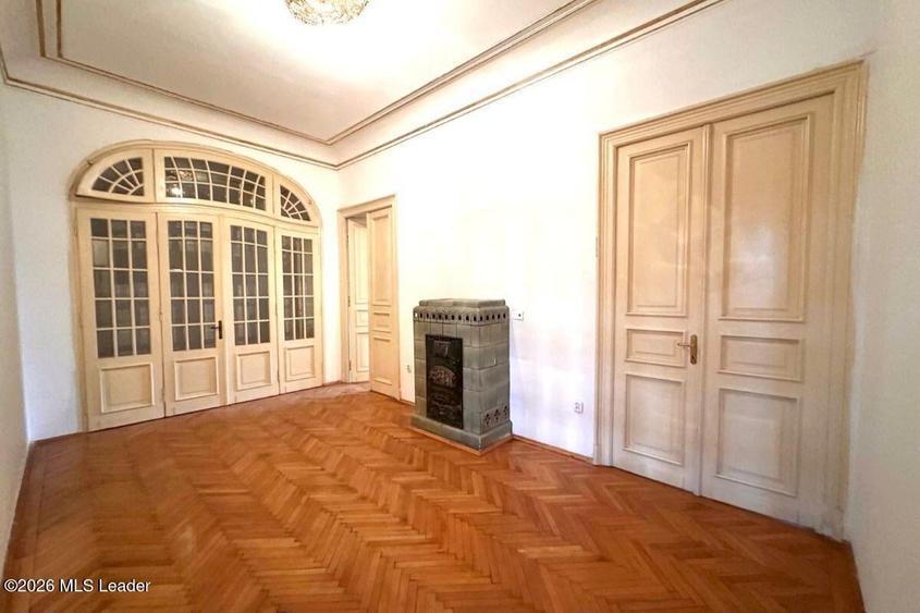 B-dul Carol Nr. 59, 219 mpu, 8 Camere, Etaj 1 din 3, Balcoane 11 mp! - 8