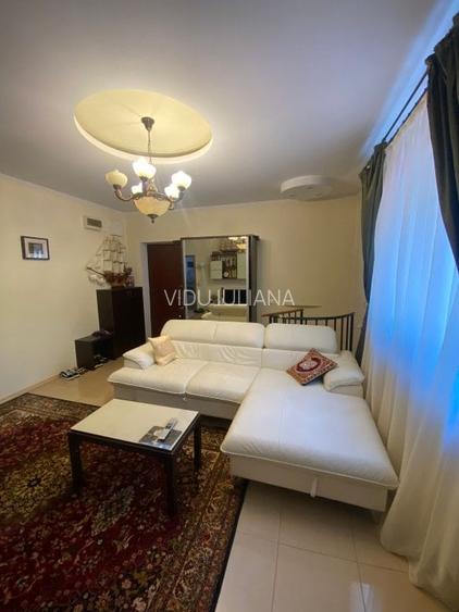 Apartament cu 5 camere semidecomandat, mobilat în Unirii Apartament cu 5 camere semidecomandat, mobilat în Unirii
