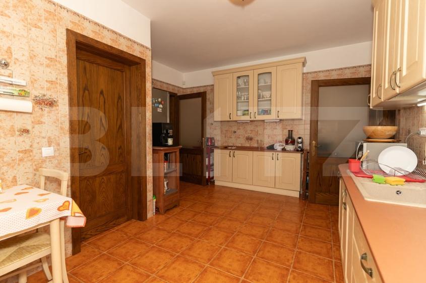 Vila exclusivista, de vanzare, cu 8 camere, 400 mp, zona Peris - 7