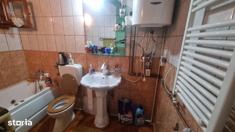 Casă cu 4 camere cu Teren 1079 Mp în Hidiș
