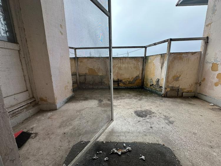 Apartament cu 3 camere decomandat în Călărași