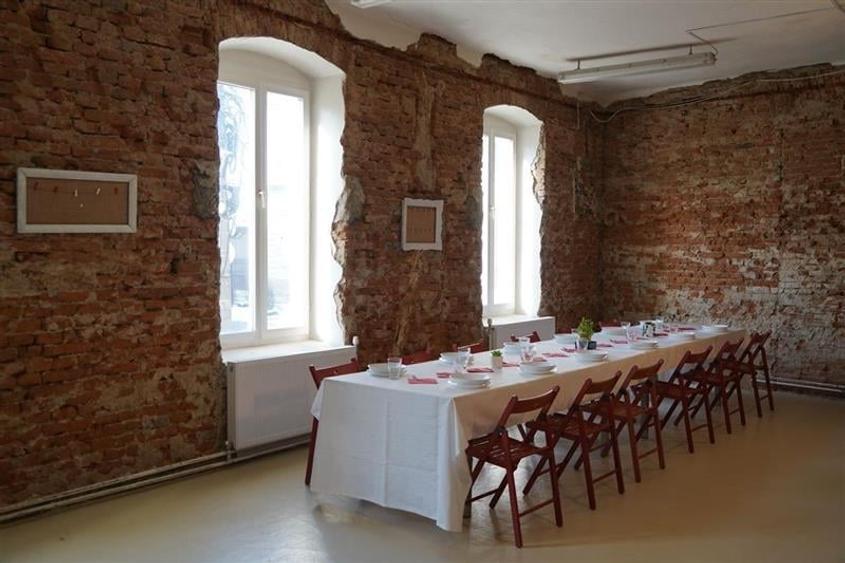 FILM!Spatiu comercial,ideal:centru educational,evenimente,magazin etc, Central,T - 26