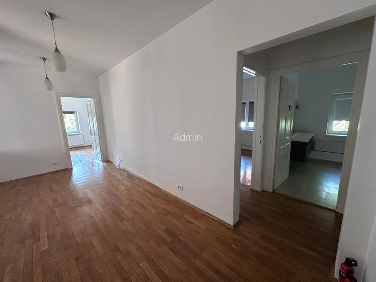 Apartament in vila in zona Aviatorilor-Kiseleff. Apartament in vila in zona Aviatorilor-Kiseleff.