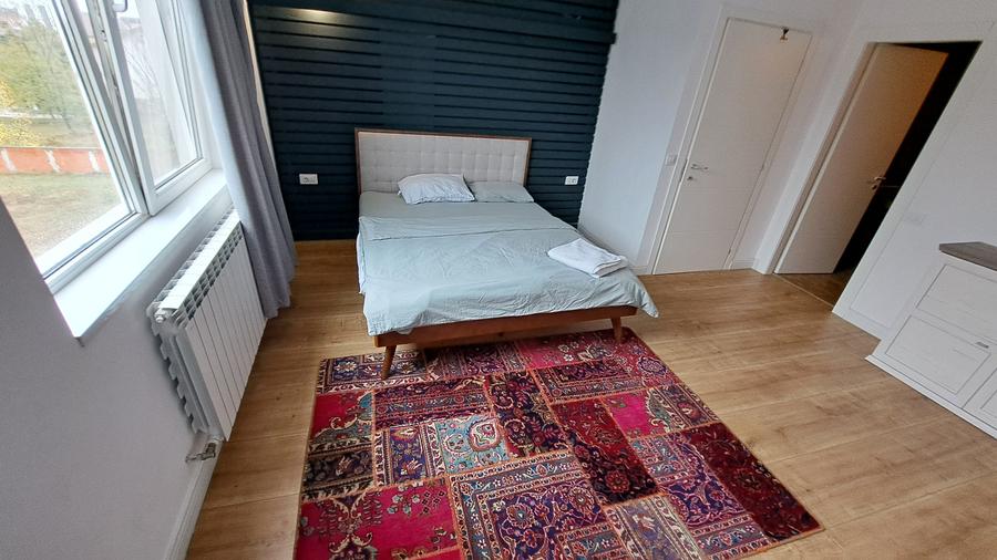 APARTAMENT 3 CAMERE   CU 3 BAI - LUX - LOC PARCARE - COMISION 0 - 20