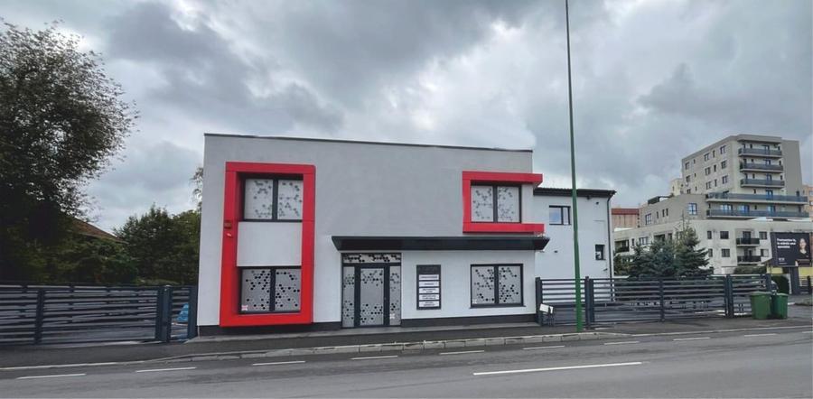 Imobil si 8 locuri de parcare   - de vanzare in Brasov - 1