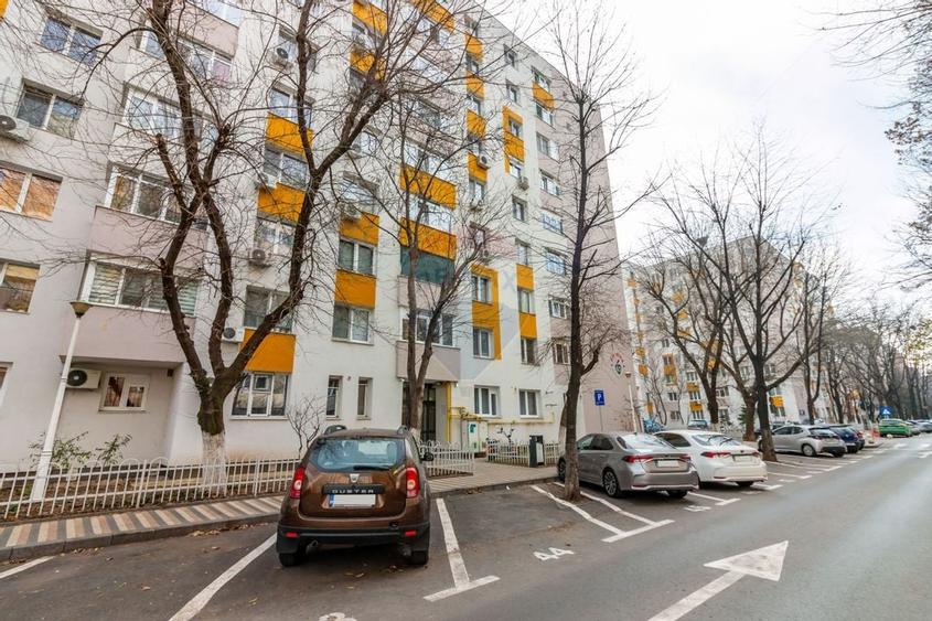 Apartament cu 3 camere de vânzare în zona Sebastian - 1