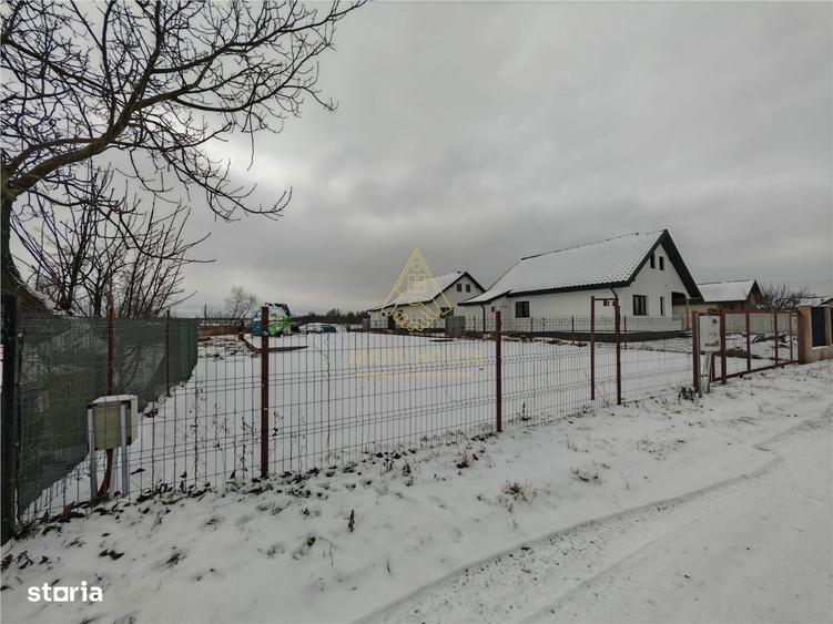 De vanzare 1450 mp teren intravilan situat in satul Siretu, comuna Let - 1