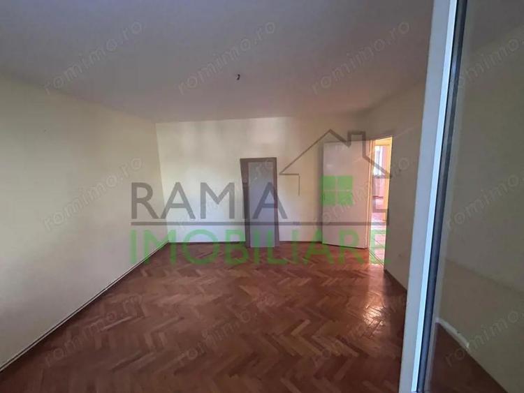 Apartament decomandat, luminos, zona Calea Bucure?ti - 1