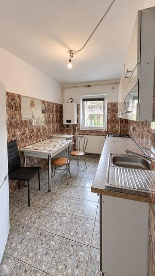 Apartament cu 3 camere, mobilat în Lipovei