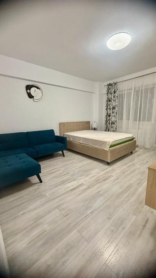 Garsonieră decomandată, mobilată în Podu Roș