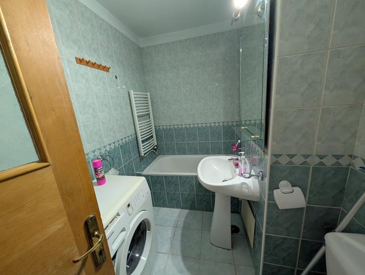 Apartament decomandat Banca Nationala etaj 1, bloc 1992 - 7