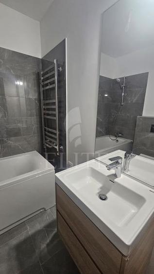 Apartament 3 camere &icirc;n zona Gara - str. oasului - 12