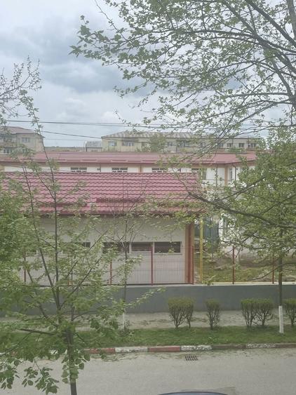 De vanzare apartament 3 camere - 2