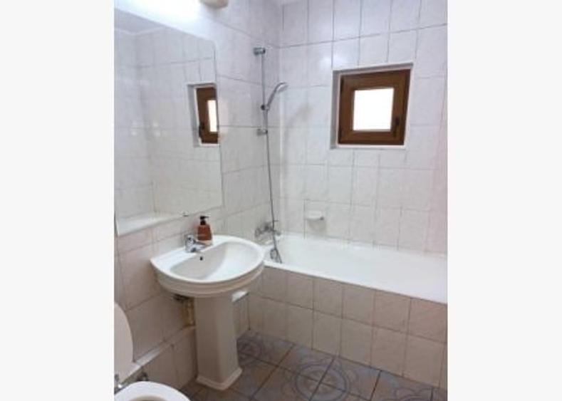 Eroii Revolutiei-strada Padesul-2 camere - 5