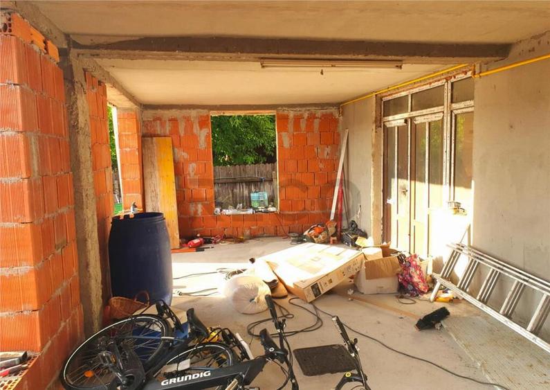 Teren Mare cu 2 case in Biharia. - 4