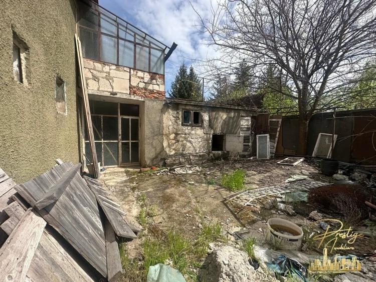 Casa renovabila cu teren generos de 700 mp in zona Garii - Oradea - 29