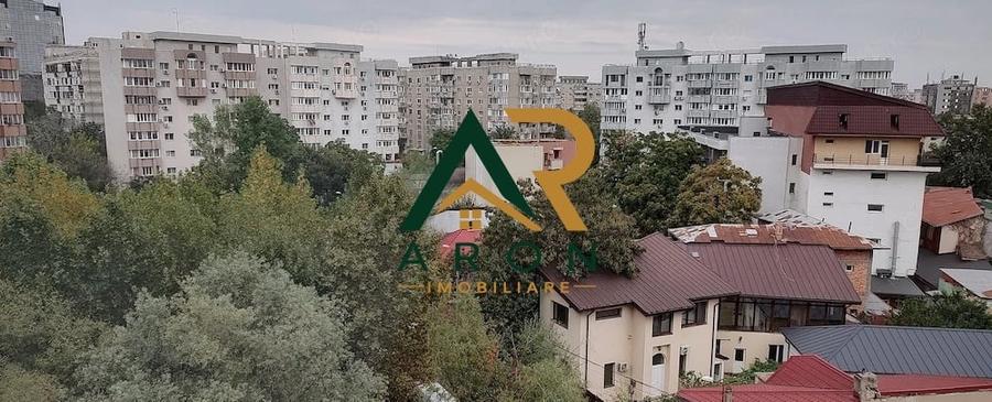 Apartament cu 3 camere decomandat, mobilat în Nerva Traian