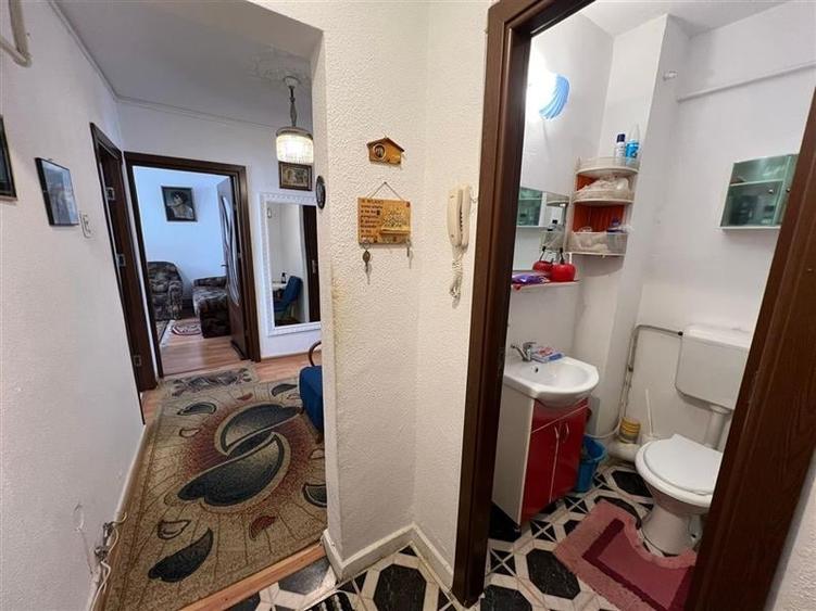 Apartament cu 3 camere decomandat - 70 mp - Zona Adriatica, Str. Aleea Visinului - 16