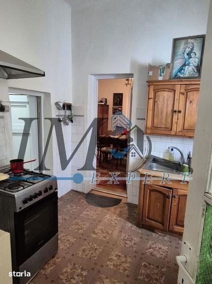 Casa ,curte ?i gradina.Teren cu 2700 mp. - 3
