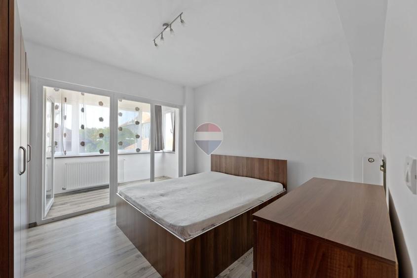 Apartament cu 2 camere semidecomandat, mobilat în Boul Roșu