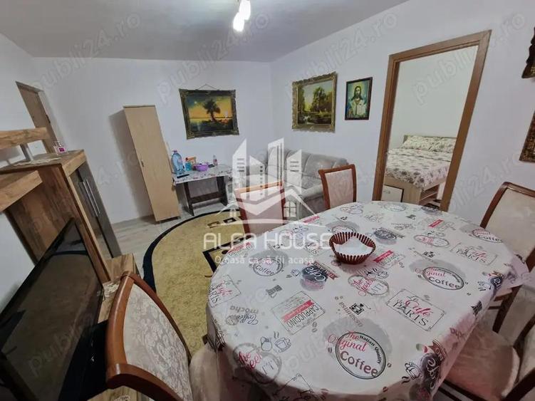 Inchiriez 2 camere zona Comisariat - 21