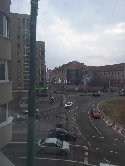 Apartament cu 3 camere decomandat, mobilat în P-ța Unirii