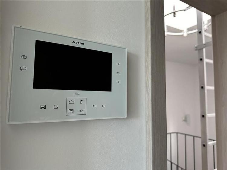 Spatiu de birou de inchiriat - 121 mp  - mentenanta inclusa - 10