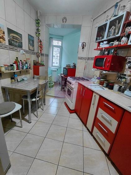 Titan Metrou M1-statia Titan si parc IOR, cu 3 lifturi - 5