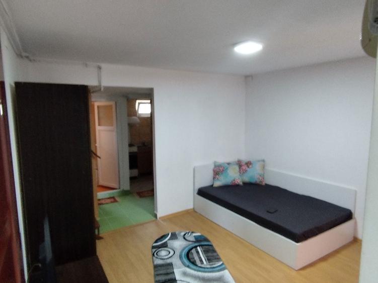 Proprietar - inchiriez garsoniera dubla la curte,in vila - 8