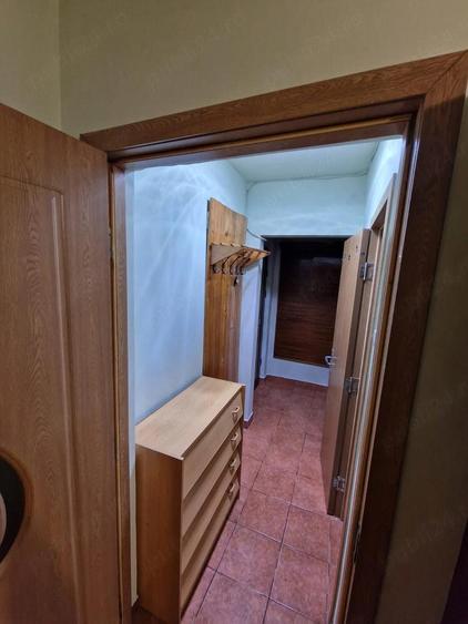 Inchiriez apartament 3 camere - 1