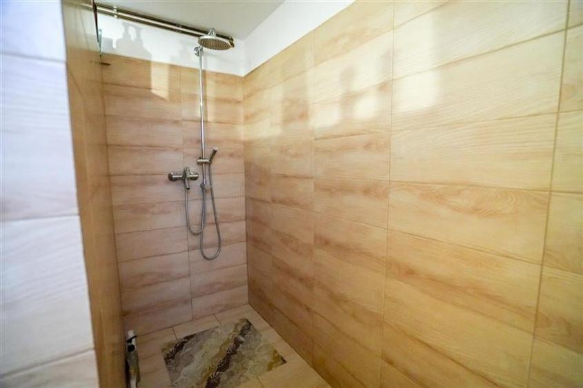 Film&Tur! Domeniu pe 222.000mp+ Ferma +Anexe specifice+Constructie+
rezidential - 34