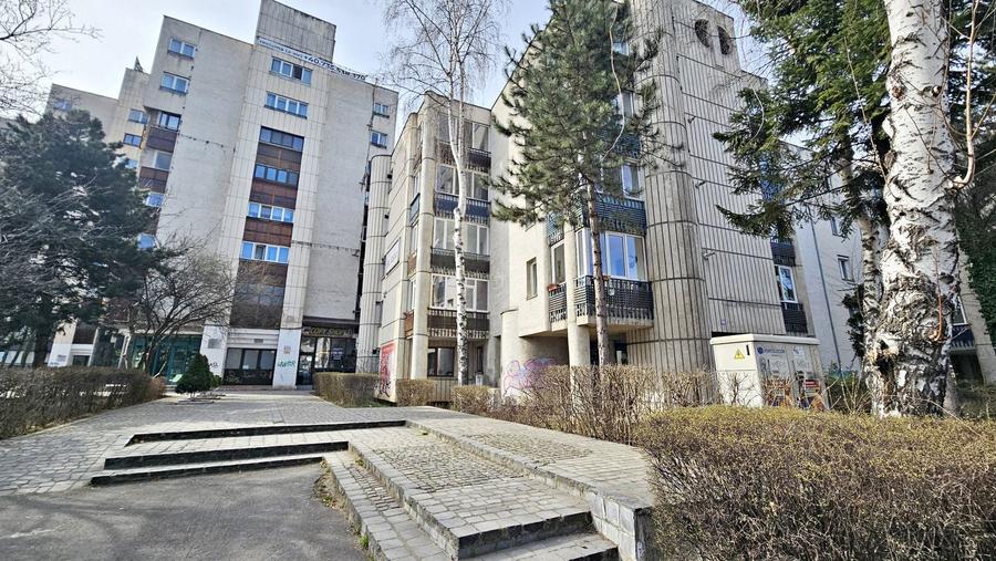 Zona Afi-Camera de comert apartament 3 camere etaj 1 - 2