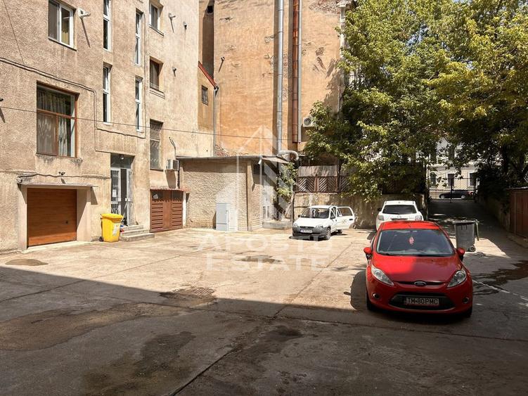 4 camere decomndat Pia?a Unirii | Terasa, parcare in c... - 1