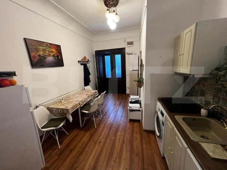 Apartament Ultracentral, Piata Libertatii, Geamuri la strada - 1