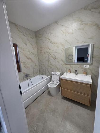 Duplex separat prin baie -  complet mobilata - toate utilitatile. - 8