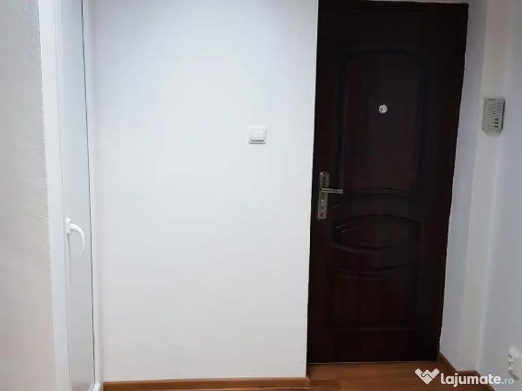 Inchiriez apartament 2 camere in Deva, etaj 3, mobilat, Al. Pacii - 6