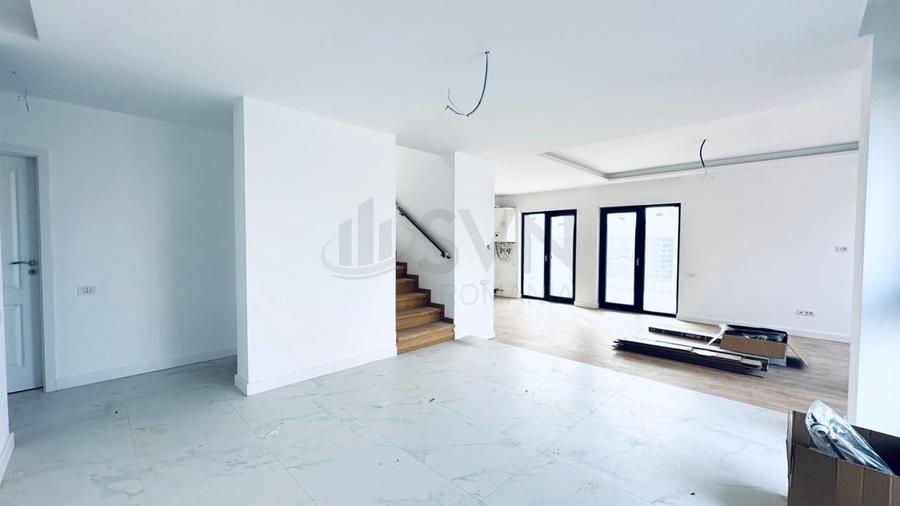 REV2004640 Vila de vanzare cu panouri solare - 6