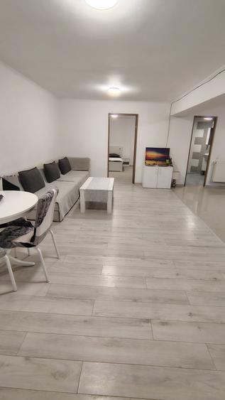 Zona Stadion - casa cu 3 camere și 2 bai - 1