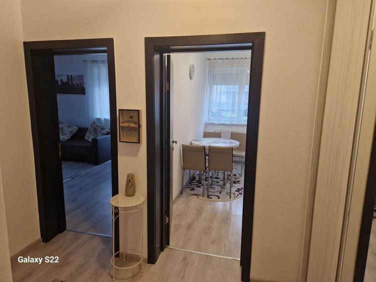 Inchiriez garsoniera decomandata 38 mp utili - 1