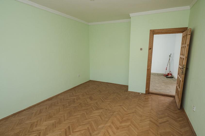 Oportunitate Exclusivă de Investiție în Câmpina Muscel Vila 12+ camere 750 mp - 15