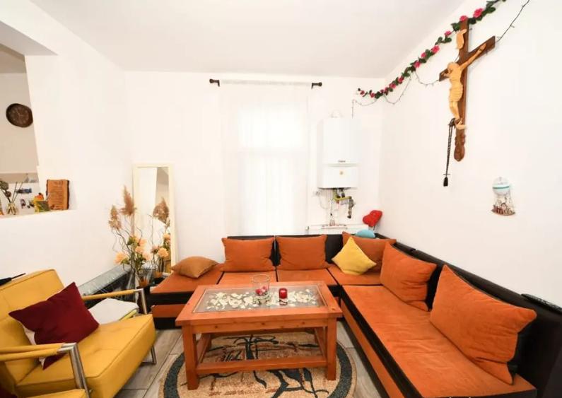 De vanzare casa cu 3 apartamente + anexa 75 mp, Comision 0% - 6