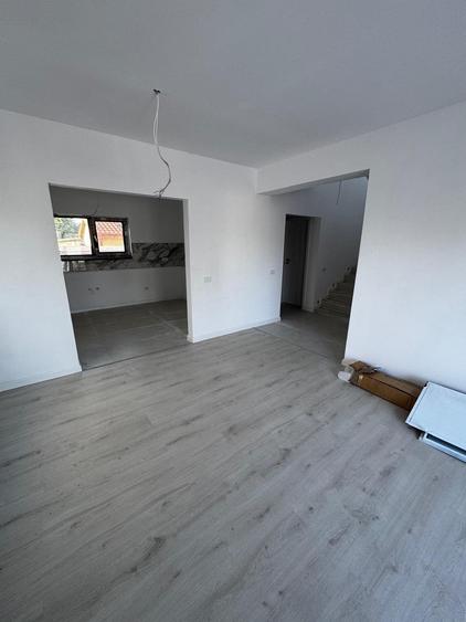 Vila modernă cu 4 dormitoare și curte, Berceni - 12