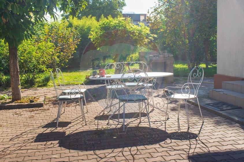 Casă / Vilă, 10 cam., potrivit azil batrani sau clinica - 7