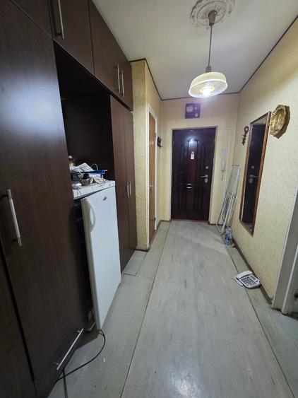 Jean Steriadi, 10 minute metrou 1 Decembrie 1918, langa Auchan Titan, - 2