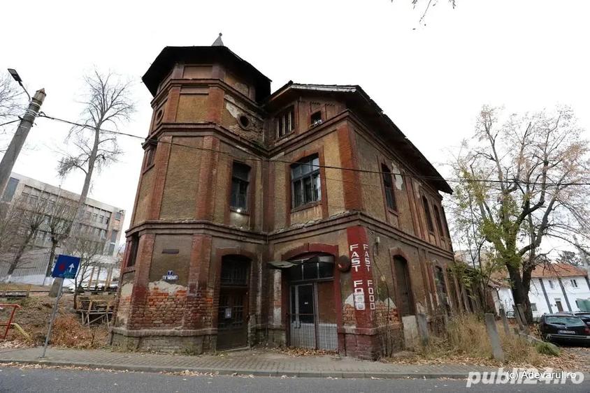 Vand in municipiul Petro?ani zona supercentrala, o casa emblematica + teren aferent. - 9