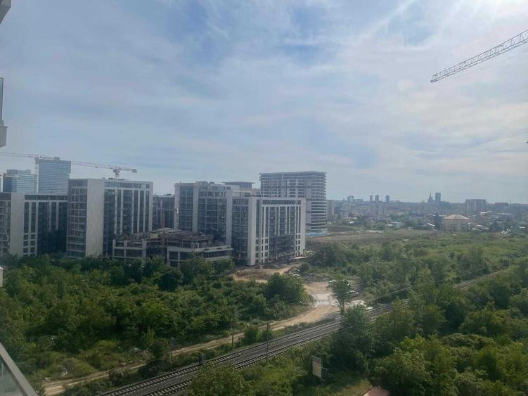 Apartament cu 3 camere decomandat în Aviației